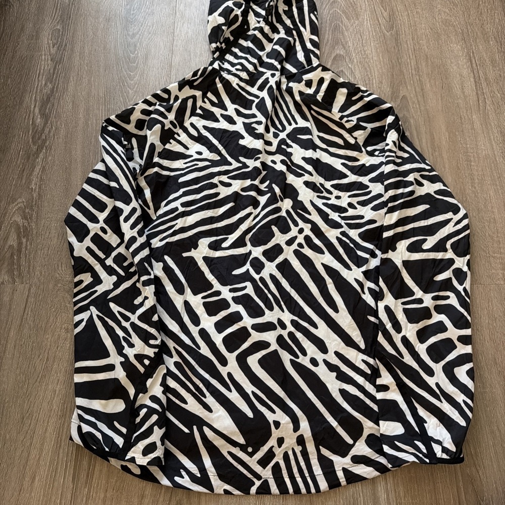New NIKE Palm Impossibly Light Women's Running Jacket Black 803591-010 M‎ - Picture 9 of 11